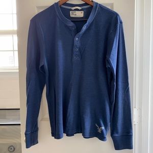 American Eagle men’s Henley shirt